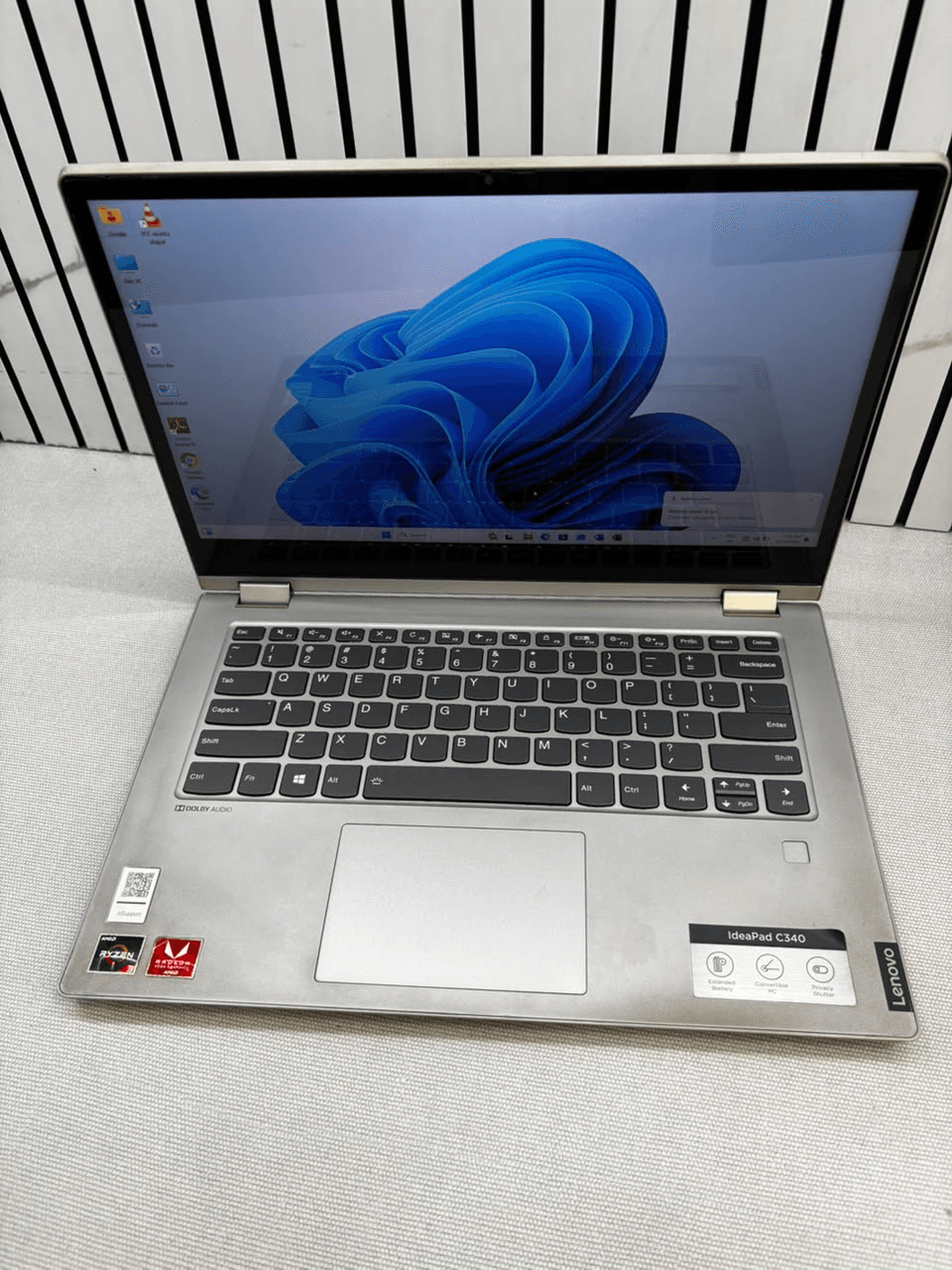 Lenovo IdeaPad C340 view 3