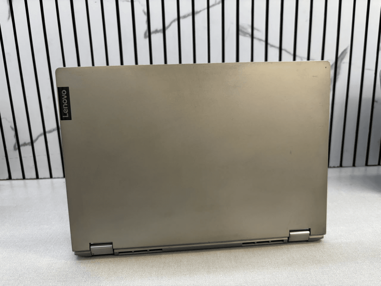 Lenovo IdeaPad C340 view 4